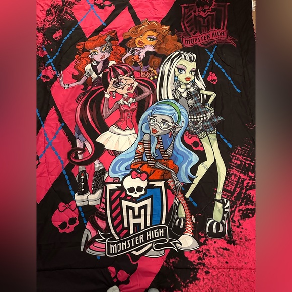 Girls Room Mattel Monster High Reversible Twin Full Comforter 72” X 86” - Picture 7 of 15